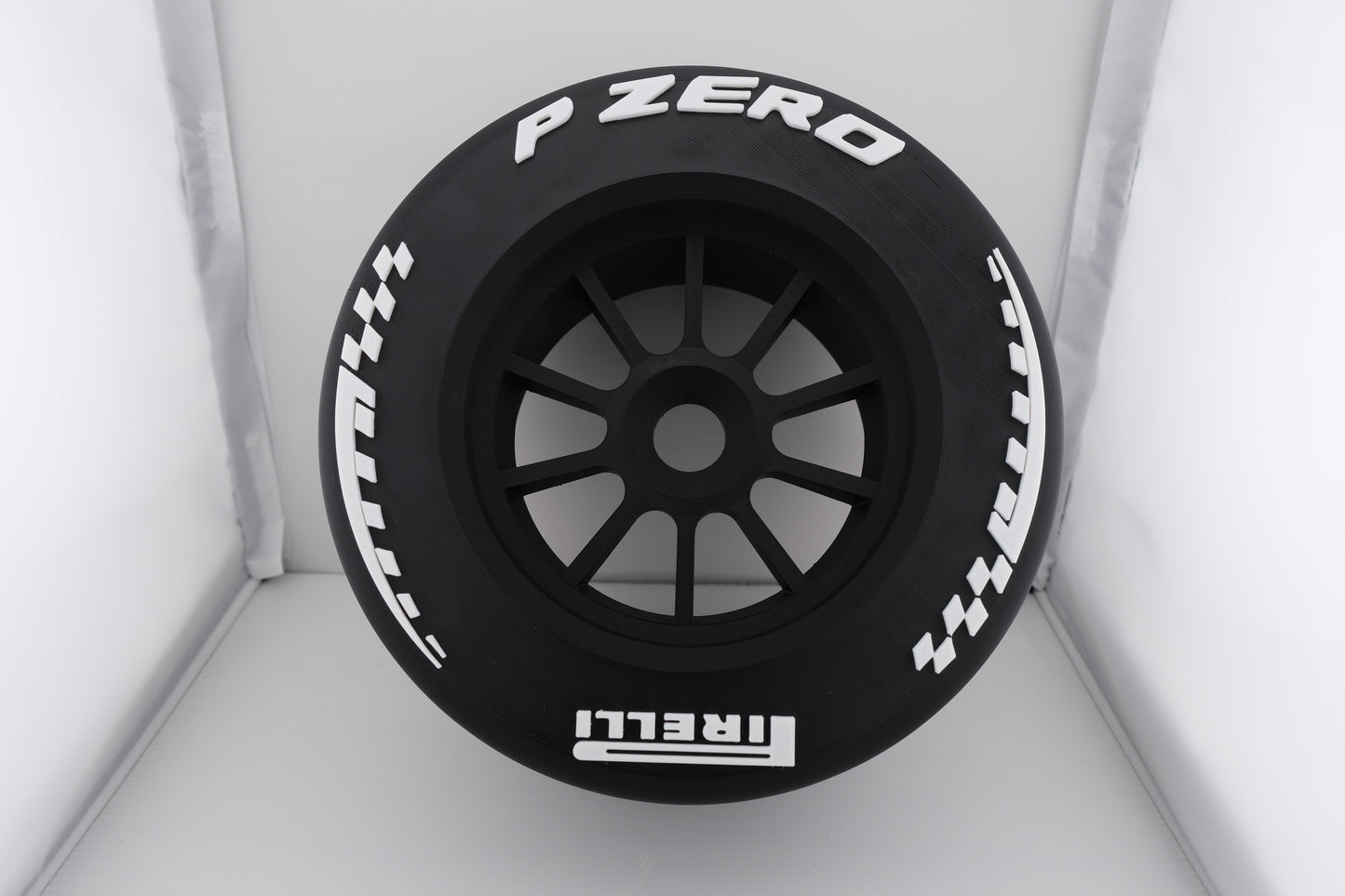 3D Printed F1 Tire Display – Pirelli Style (PLA)