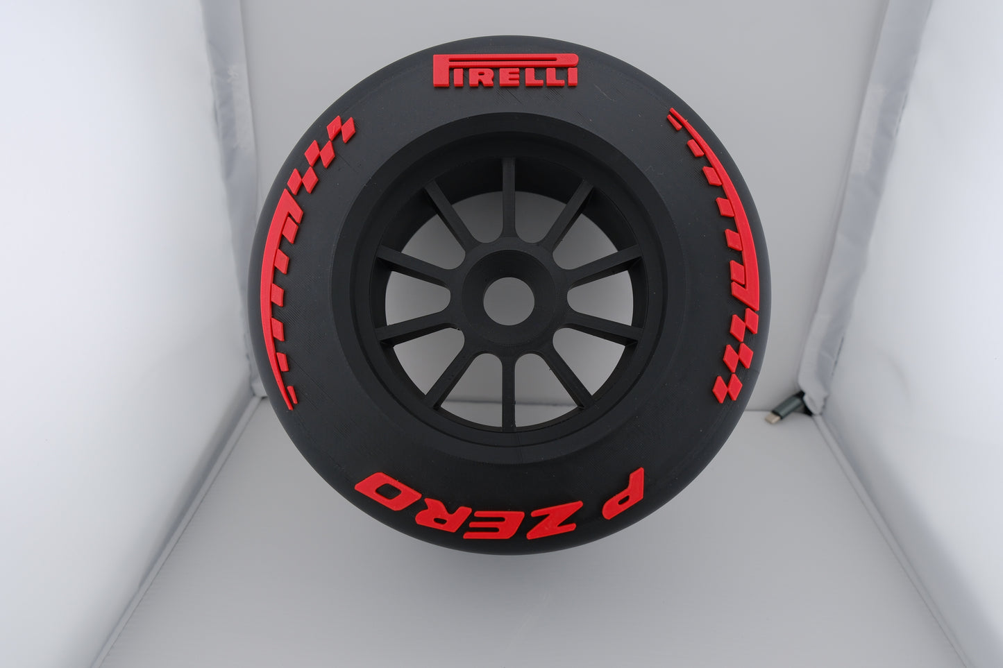 3D Printed F1 Tire Display – Pirelli Style (PLA)