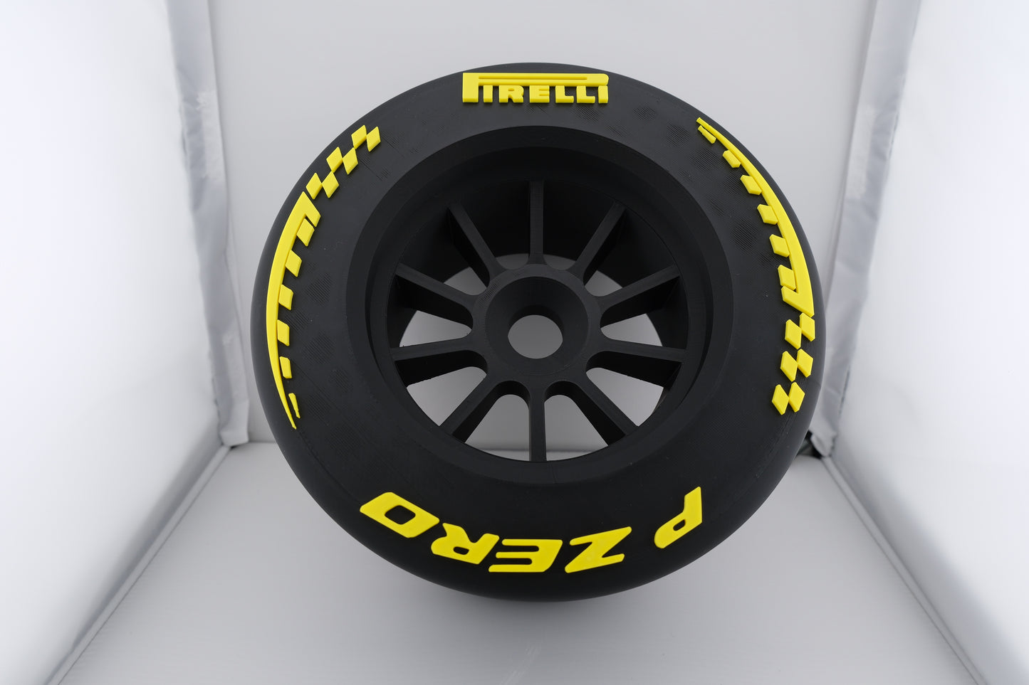 3D Printed F1 Tire Display – Pirelli Style (PLA)